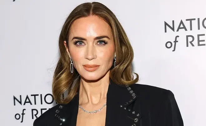 Emily Blunt Sparks Backlash After Telling Unhappy Workers to “Quit” Their Jobs