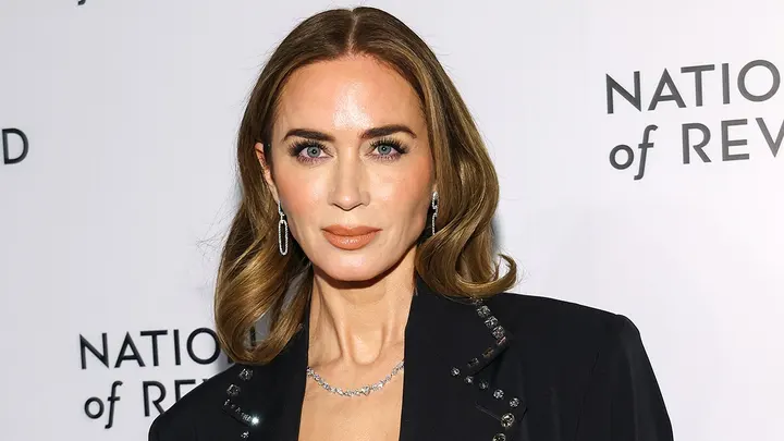 Emily Blunt Sparks Backlash After Telling Unhappy Workers to “Quit” Their Jobs